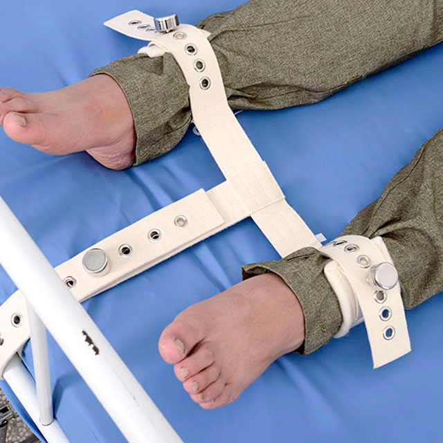 The both feet” T” ties a belt approximately